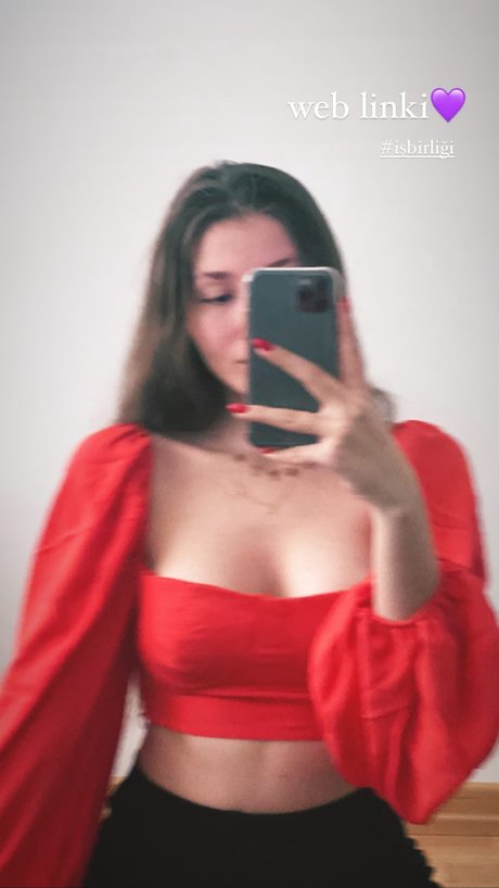 Ilayda Akdogan art star archive