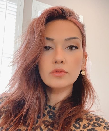 Geo Antoinette naked star image