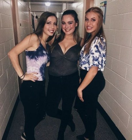 Olivia H model beautiful pic