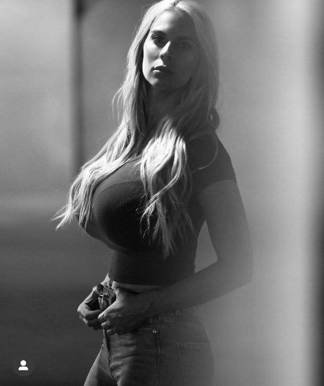 Katelyn Keplar model top pic