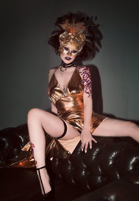 Senedy free actress photos