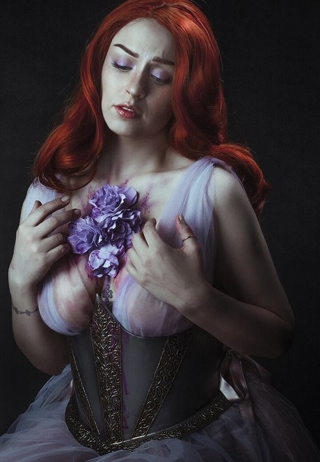 Senedy model hot pics