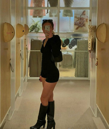 blondebhabiexx perfect model photo