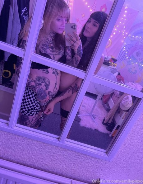 emilypiexo pornstar art images