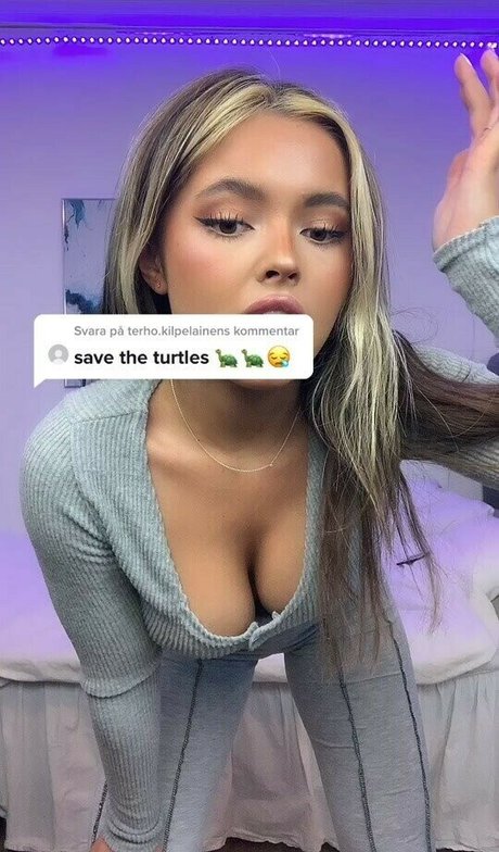 Alma Persson hot actress pictures