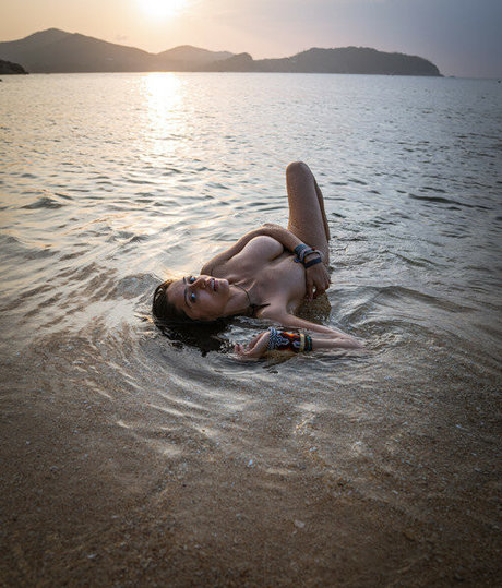 Kamya Buch pornographic model pic