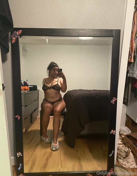 dillxxx naked model pictures