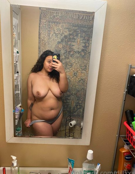 dillxxx model erotic archive