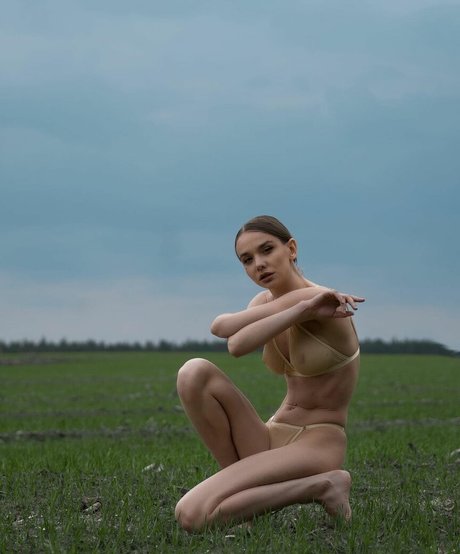 Pers Persikovyy model high quality photos