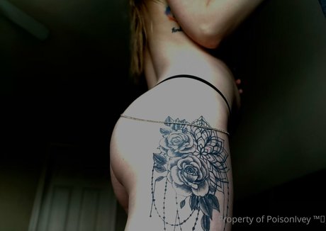 amateur mom onlyfans pornographic images