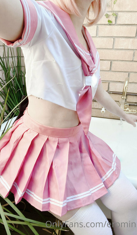 eromin naked actress pics