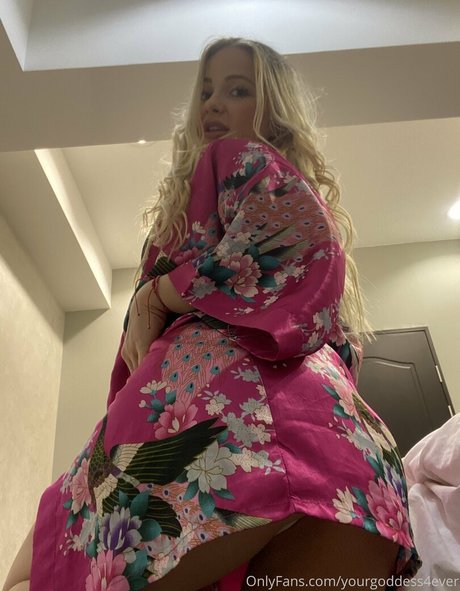 yourgoddess4ever hot model images