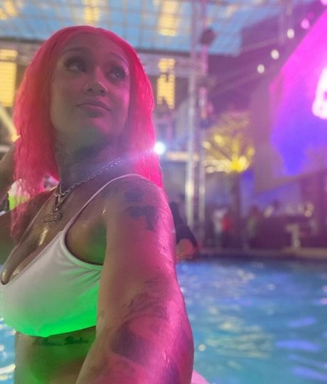 Donna Lombardi art model pictures