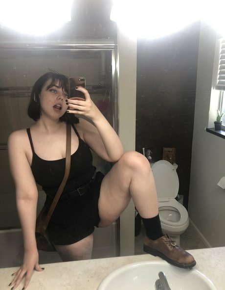 Hickorymoth exclusive actress pic