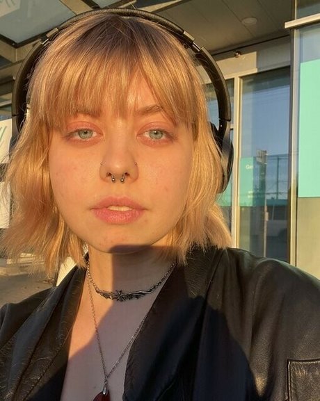 Hickorymoth sexy actress images