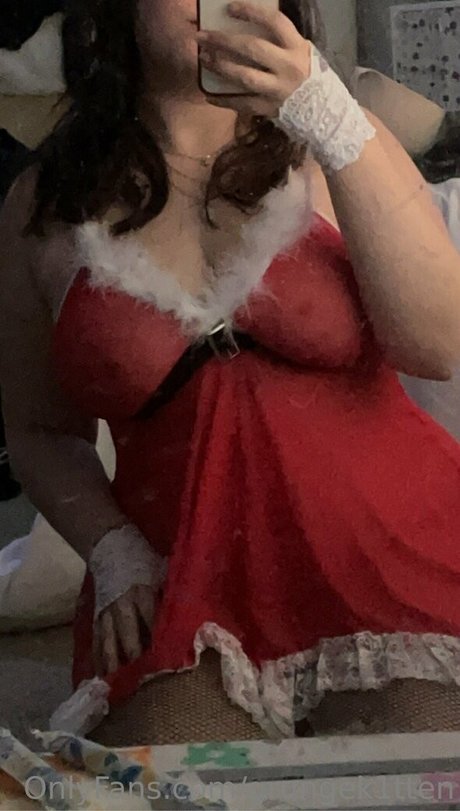 grungek1tten high quality model image