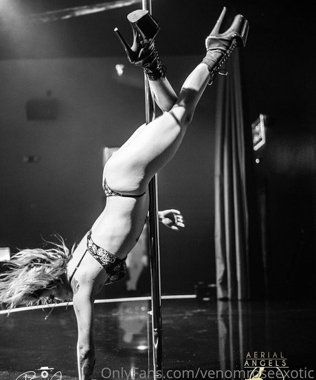 british blonde onlyfans nude picture