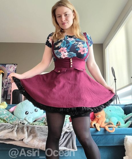 blonde handjob onlyfans sexy images