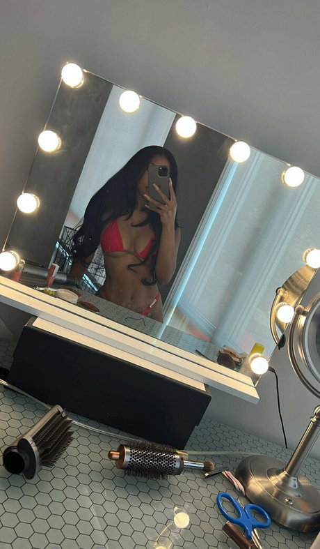 Wetchinaaa beautiful actress img