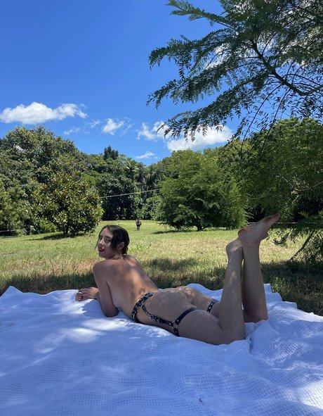 Seashark naked model image