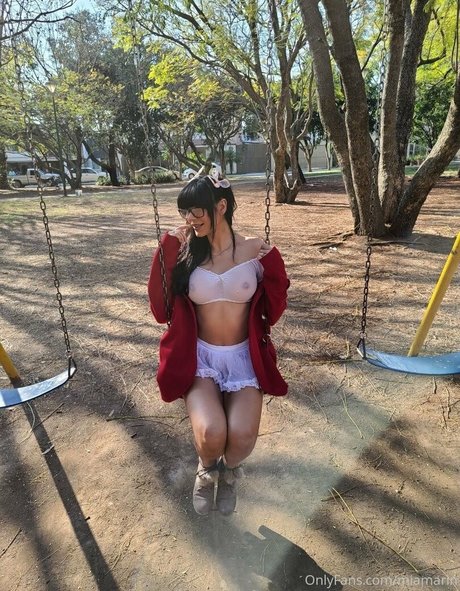 Mia Marin model erotic image