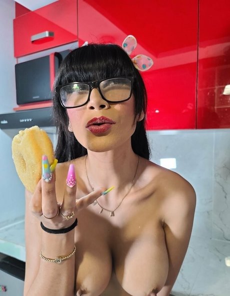 Mia Marin erotic model img