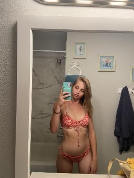 Katiedaisy nude actress pic