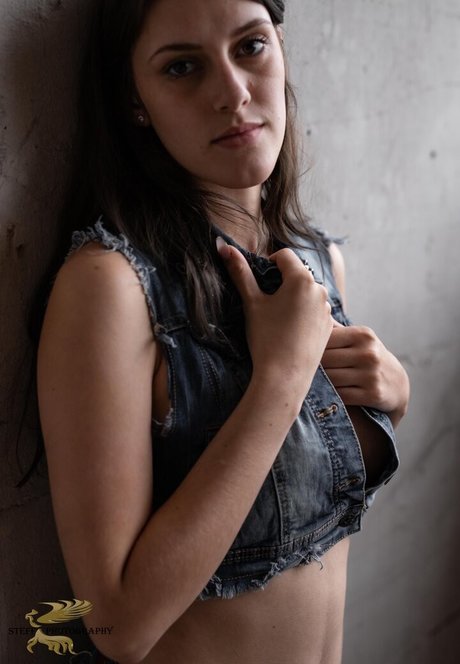 Sweet Rose model hot picture