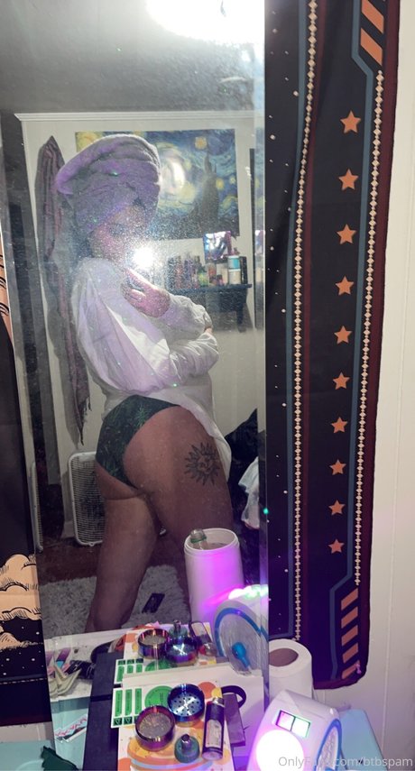 btbspam adult model image