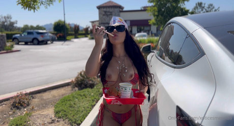 female popular onlyfans pornographic pics