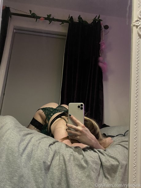 RileyPink adult actress images