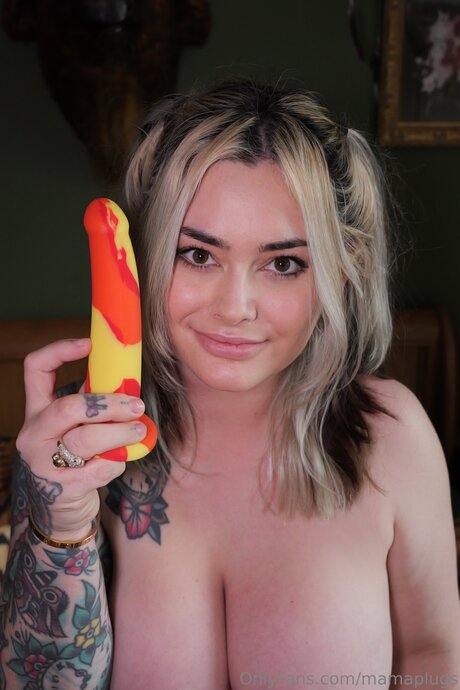 Mamaplugs naked star picture
