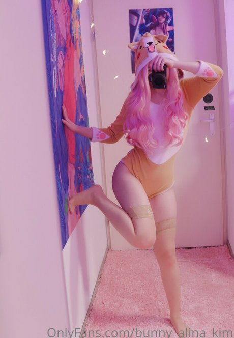 Alina Kim sexy star pics