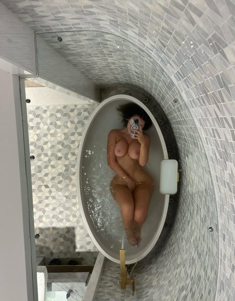 Mikaela Testa Photo Gallery