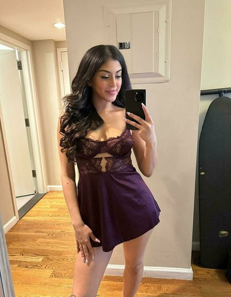 Sophia Leone exclusive pornstar pic