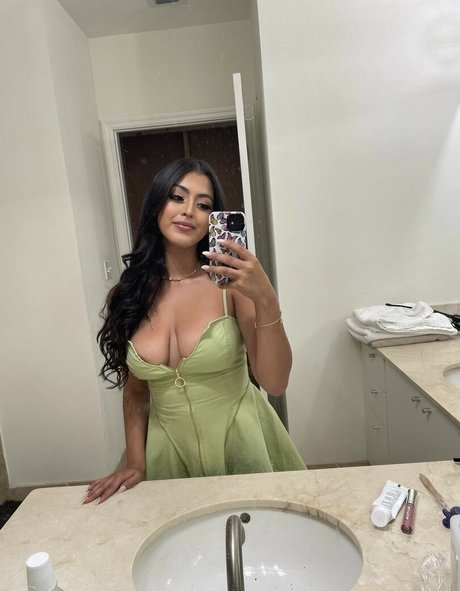 Sophia Leone pornstar nude images