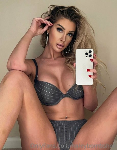 Mazzy Belle free pornstar gallery