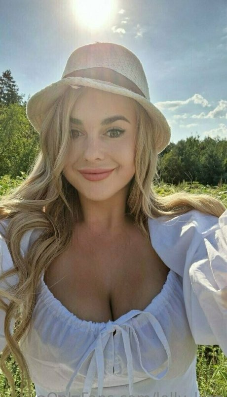 lolly kiss model nudes pics