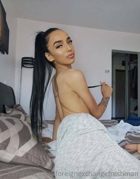 Lolasweetxo naked pornstar images