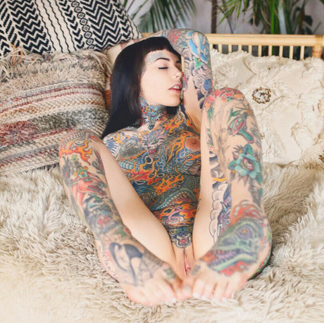 Tigerlilly erotic model photos