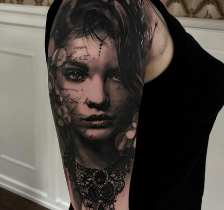 Natasha Thomsen art star photo