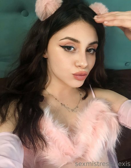 alexislayer pretty actress images