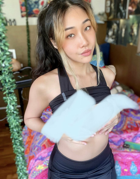 Aloebambi hd actress photos