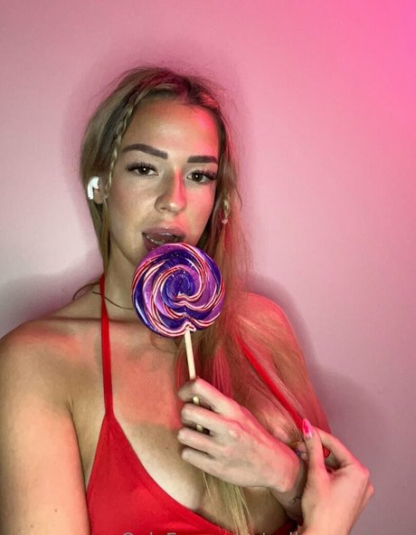 blonde tits onlyfans porn picture