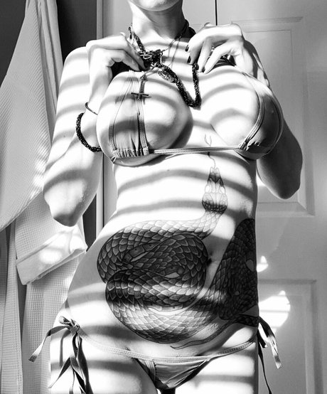 SilentMary model art archive