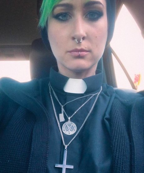 SilentMary sex model pics