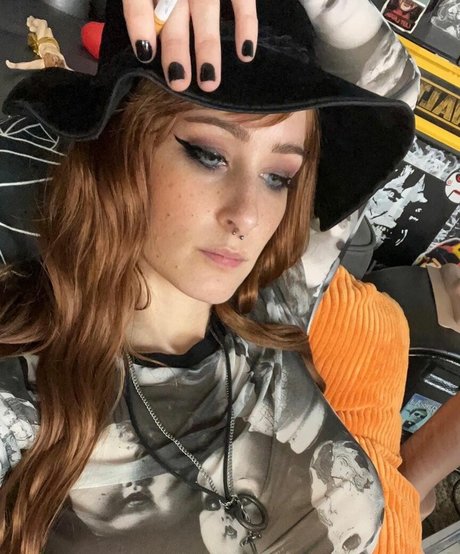 SilentMary xxx pornstar picture