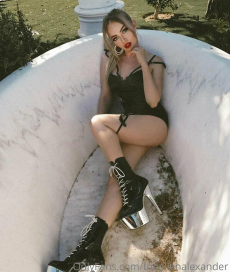 theellenalexander hot star img