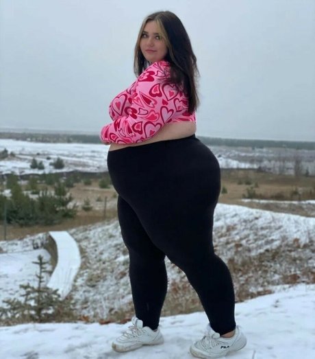 Wero7 7 7 exclusive actress picture