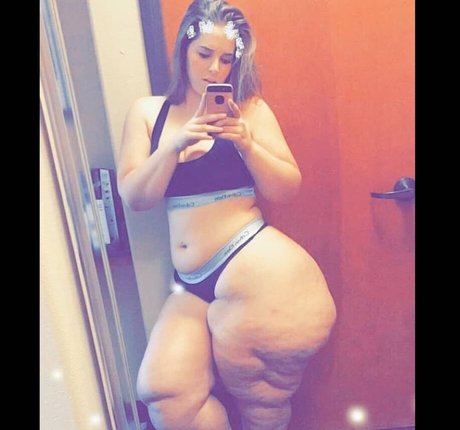 flat chested onlyfans nudes images